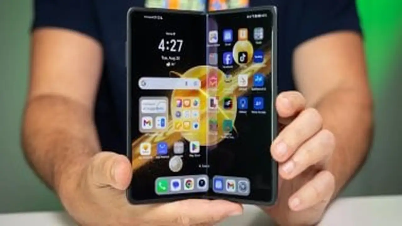 iPhone Fold قد يدفع أسعار الهواتف القابلة للطى للارتفاع 18%